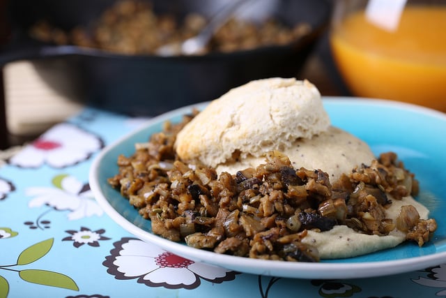 Vegan Sawmill Gravy and Biscuits