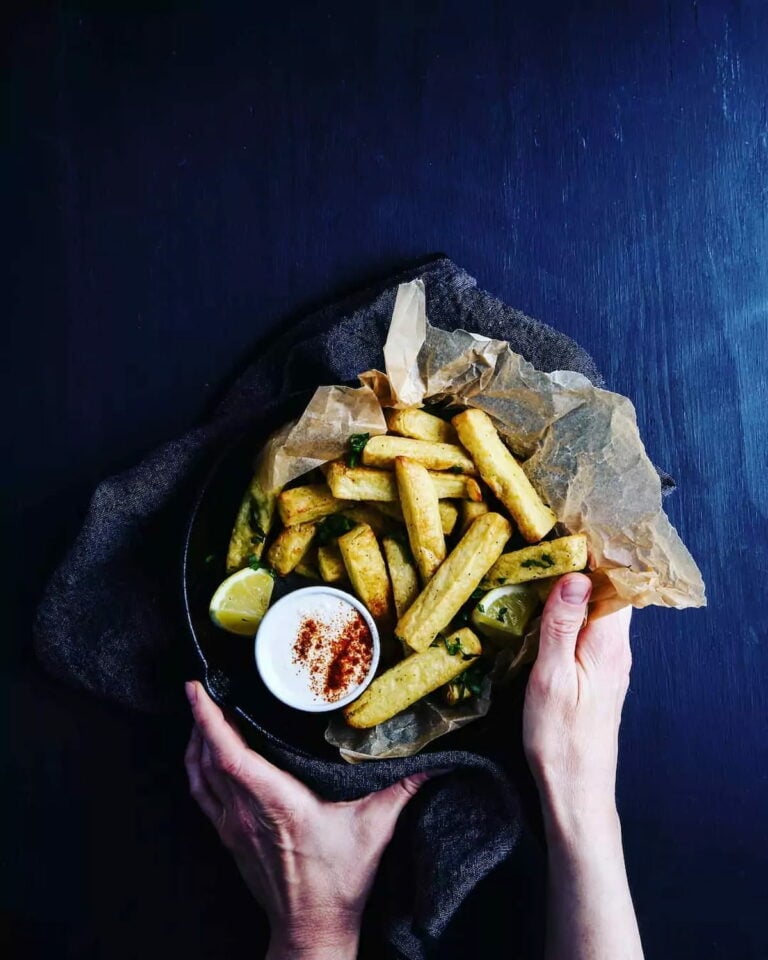 Chickpea fries with yogurt-tahini sauce.